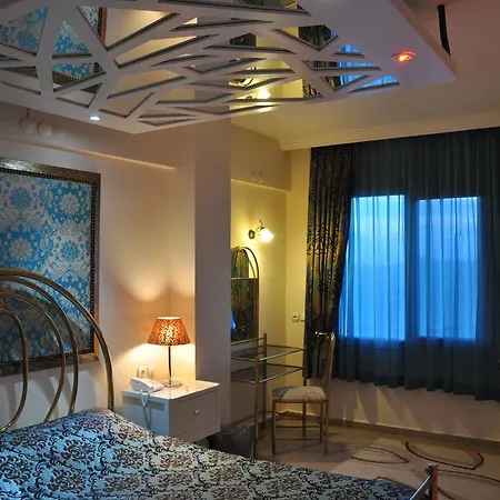 Pera Hotel 3*