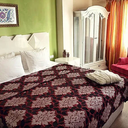 Hotel Pera 3*