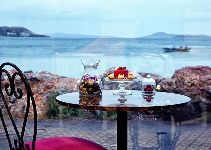 Pera מלון אורלה